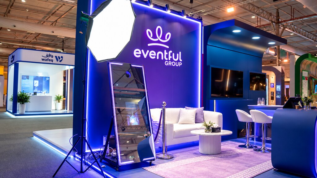Simple booth · Premium finish