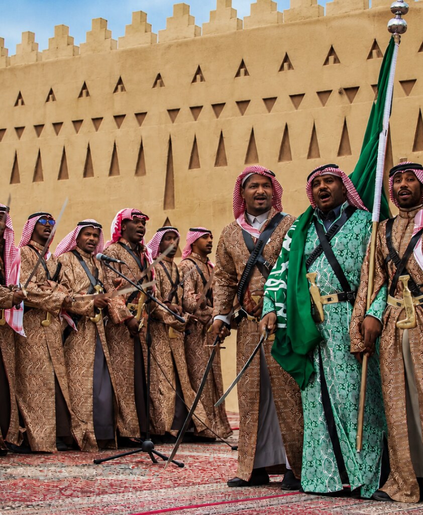 الأنشطة والتفاعل
